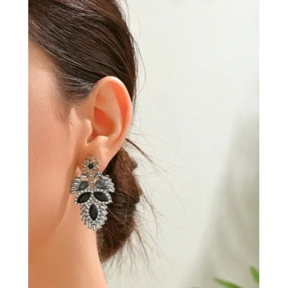 2/$24 Vintage-Inspired Black Silver Gold Tone Delicate Dangle Earrings - Picture 3 of 5